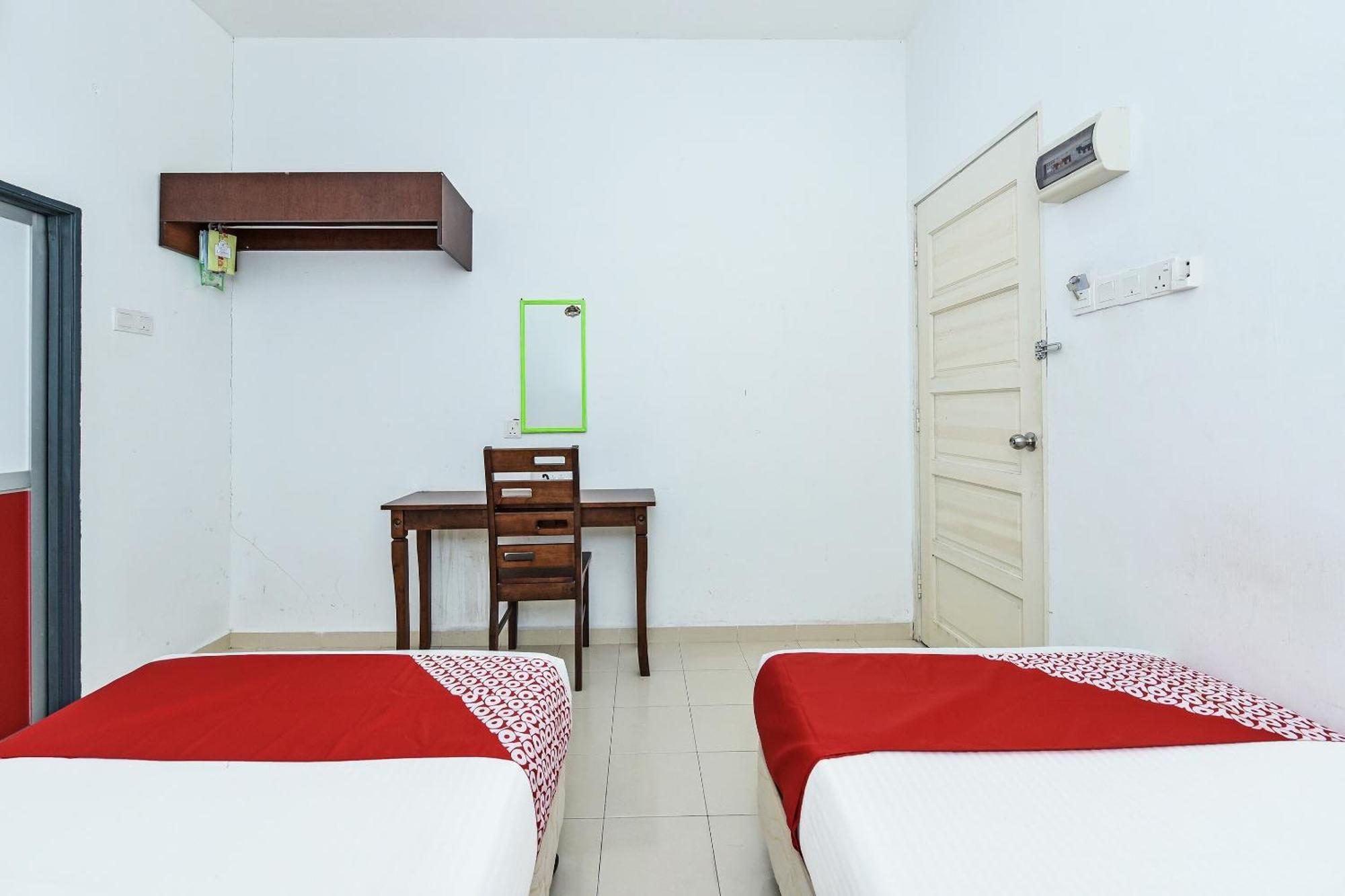 Oyo 275 Senyum Inn Pantai Cenang  Extérieur photo
