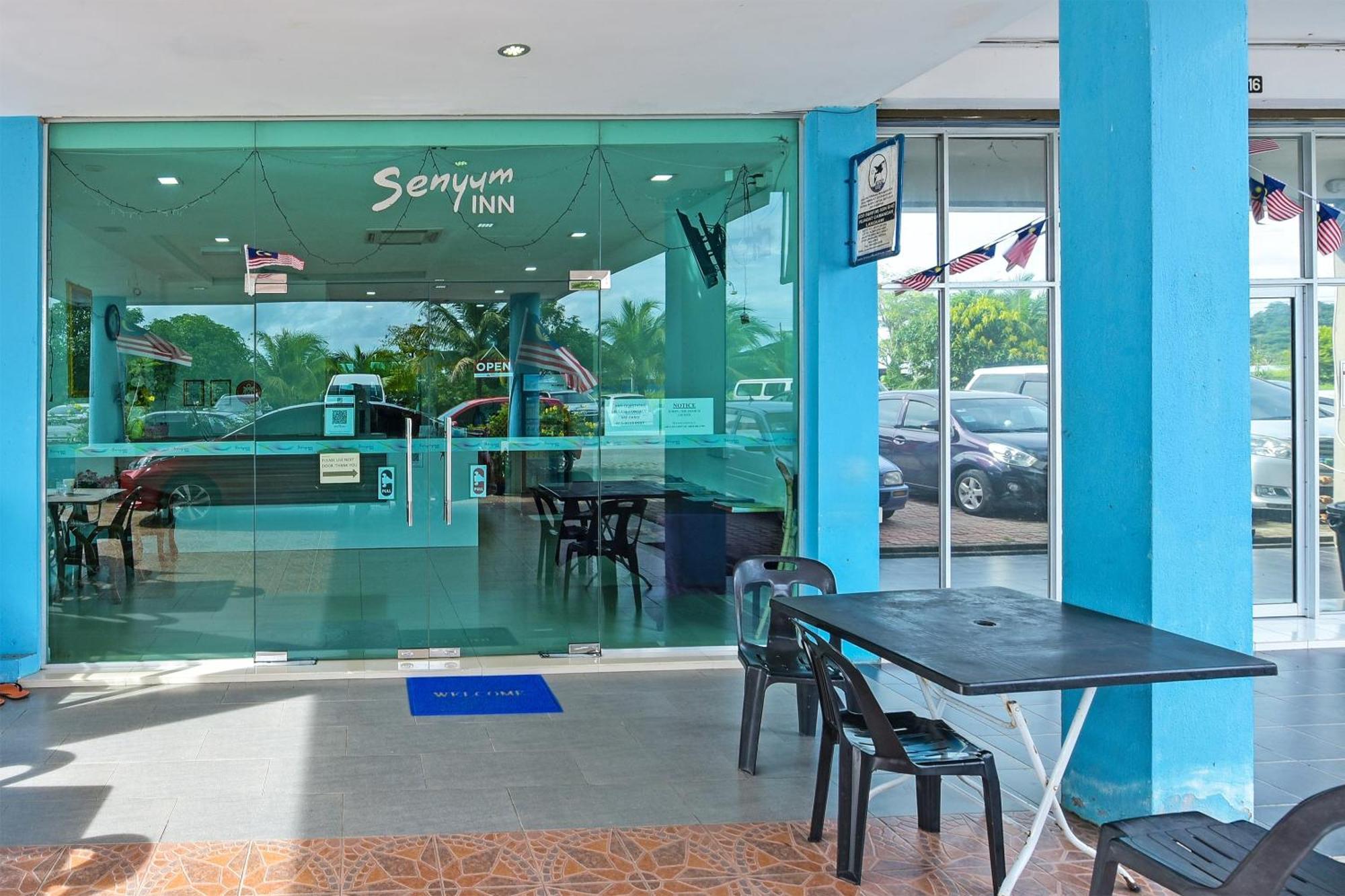 Oyo 275 Senyum Inn Pantai Cenang  Extérieur photo
