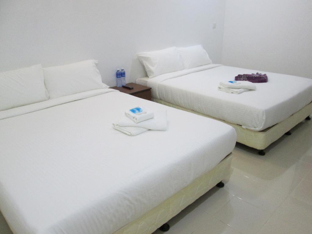 Oyo 275 Senyum Inn Pantai Cenang  Extérieur photo