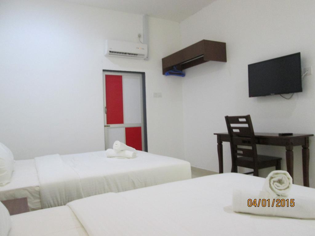 Oyo 275 Senyum Inn Pantai Cenang  Extérieur photo