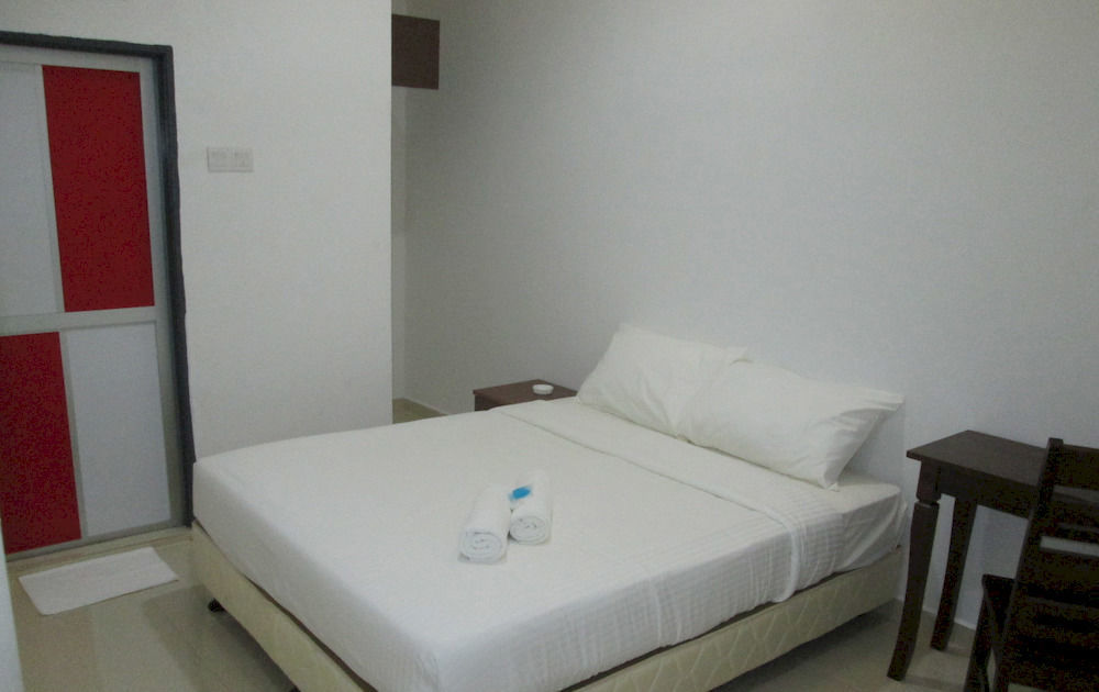 Oyo 275 Senyum Inn Pantai Cenang  Extérieur photo